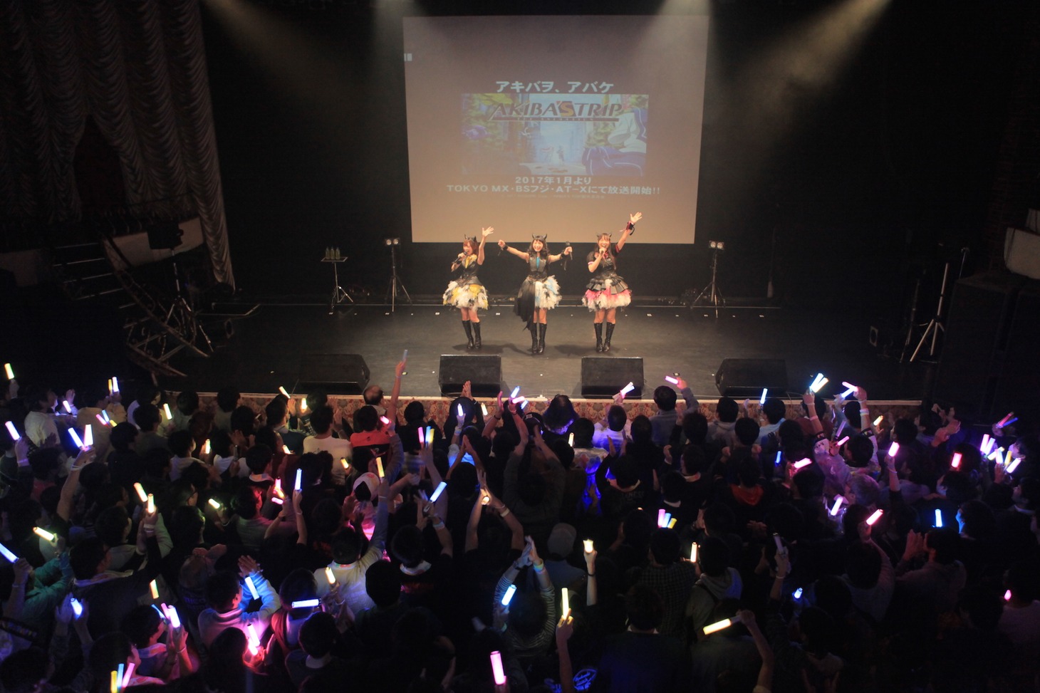 本日10月30日に行われた「予め失われた僕らのバラッド」リリース記念イベントの様子。（提供：キングレコード）