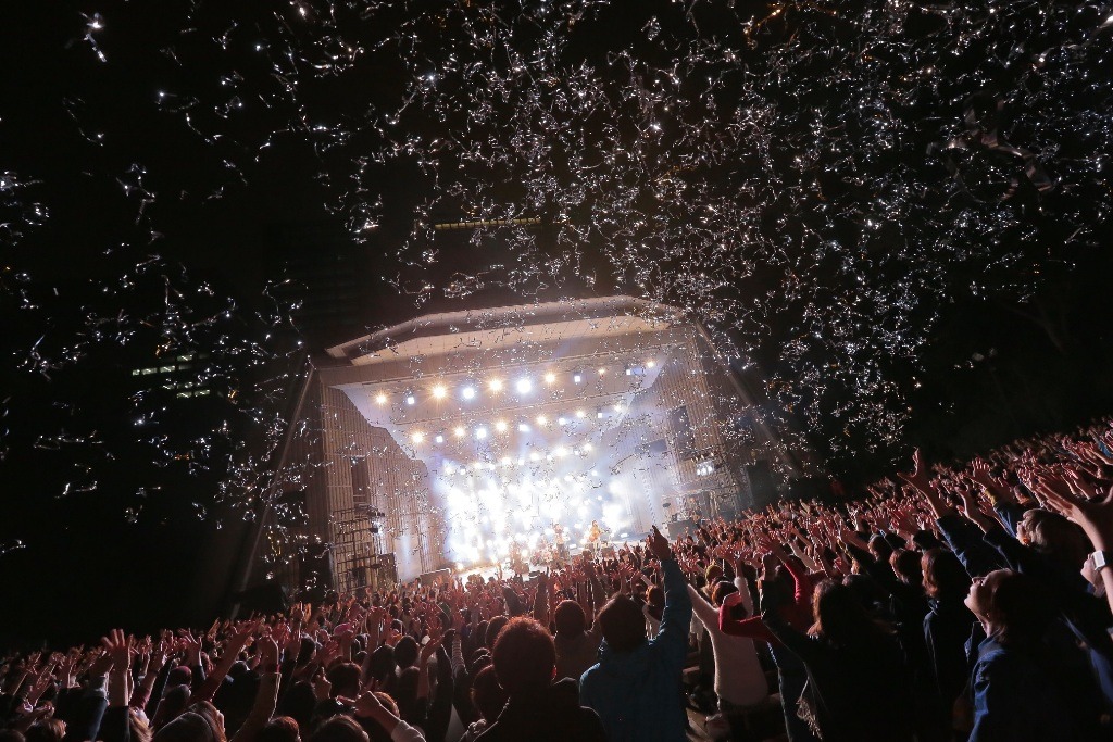 「FORTY SEVEN LIVE TOUR 2016」東京・日比谷野外大音楽堂公演の様子。（撮影：柴田恵理）