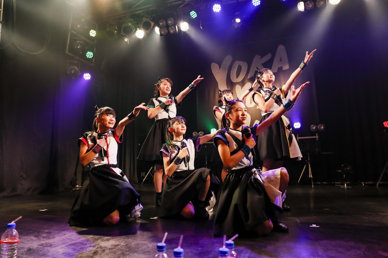 ばってん少女隊「10.29渡辺通り大会～ここからBEATば刻んでもよかよかよかSTATION～」の様子。（撮影：濱本英介）