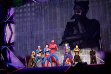 超特急（撮影：山内洋枝）