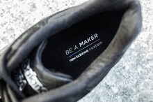 「M990v3」坂本龍一モデルのブラック。