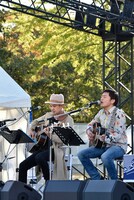 浜崎貴司とトータス松本。(c) MICHIHARU BABA / AYAHA FUJII