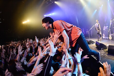 牧達弥（Vo, G）（撮影：橋本塁［SOUND SHOOTER］）