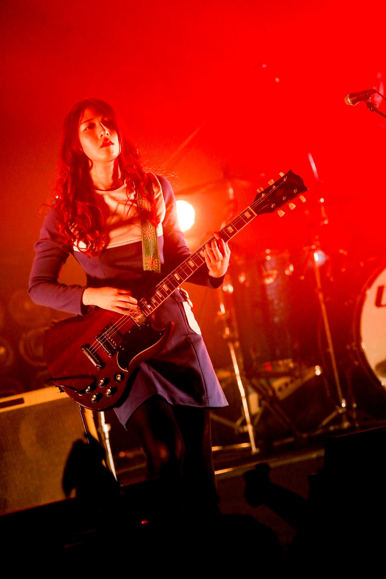 松尾レミ（Vo, G）（Photo by KAMIIISAKA HAJIME）