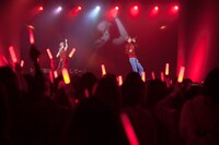 「AR performers β LIVE」でのREBEL CROSSのライブの様子。