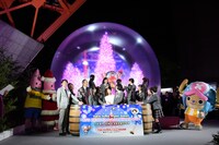 「東京タワー ウィンターファンタジー～ワンピース スノードーム イルミネーション ～Light On Ceremony」の様子。
