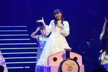 三森すずこ「Mimori Suzuko Live Tour 2016 "Grand Revue"」日本武道館初日公演の様子。（写真提供：ポニーキャニオン）
