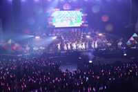 三森すずこ「Mimori Suzuko Live Tour 2016 "Grand Revue"」日本武道館初日公演の様子。（写真提供：ポニーキャニオン）