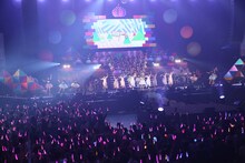 三森すずこ「Mimori Suzuko Live Tour 2016 "Grand Revue"」日本武道館初日公演の様子。（写真提供：ポニーキャニオン）