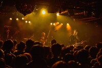 syrup16g「『HAIKAI』前夜 ニューアルバム『darc』収録曲世界最速披露会」の様子。（撮影：河本悠貴）