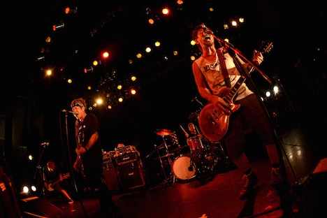 GOOD4NOTHING（撮影：半田安政[Showcase]）