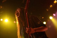 あやぺた（Vo, G / Dizzy Sunfist）（撮影：半田安政[Showcase]）