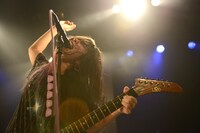 あやぺた（Vo, G / Dizzy Sunfist）（撮影：半田安政[Showcase]）