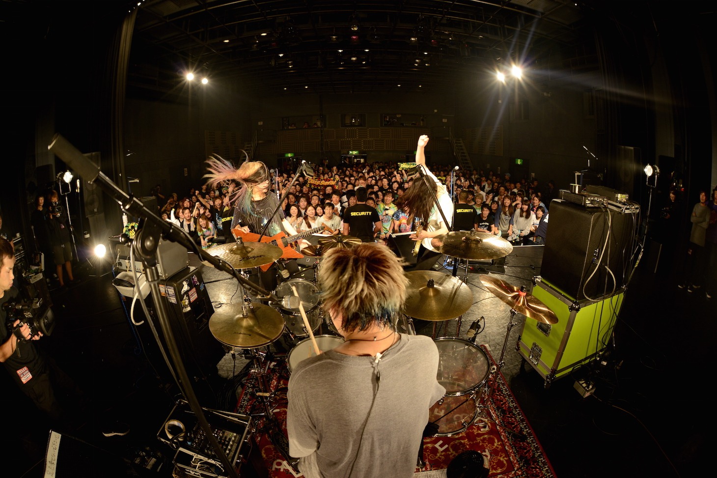 「“Dizzy Beats” TOUR FINAL SERIES OSAKA」の様子。（撮影：半田安政[Showcase]）