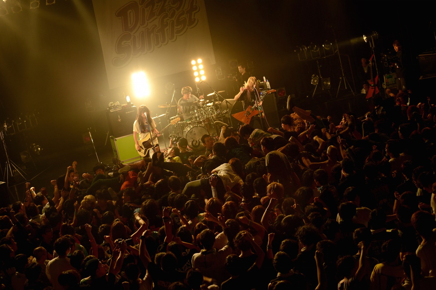 「“Dizzy Beats” TOUR FINAL SERIES OSAKA」の様子。（撮影：半田安政[Showcase]）