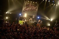 「“Dizzy Beats” TOUR FINAL SERIES OSAKA」の様子。（撮影：半田安政[Showcase]）