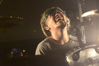 もあい（Dr, Cho / Dizzy Sunfist）（撮影：半田安政[Showcase]）