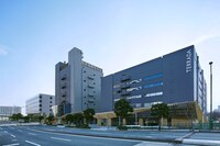 会場となる東京・寺田倉庫の外観。