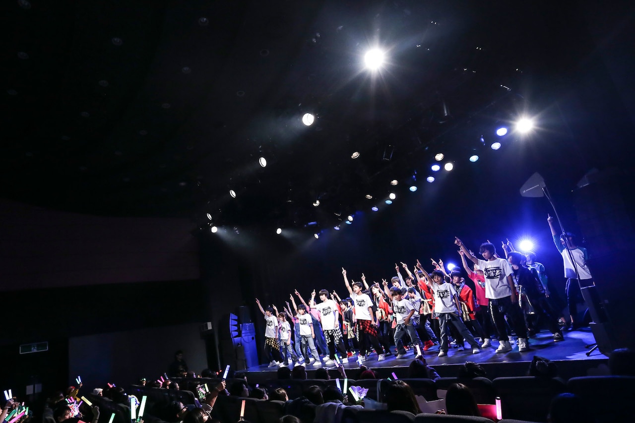 「星男祭 2016」フィナーレの様子。（撮影：笹森健一）