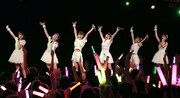 「カントリー・ガールズ ライブツアー2016冬」東京公演の様子。（写真提供：アップフロントエージェンシー）