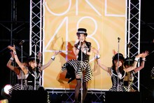 SKE48「金の愛、銀の愛」の発売記念握手会の様子。(c)AKS