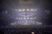 藍井エイル「Eir Aoi 5th Anniversary Special Live 2016 ～LAST BLUE～ at 日本武道館」の様子。