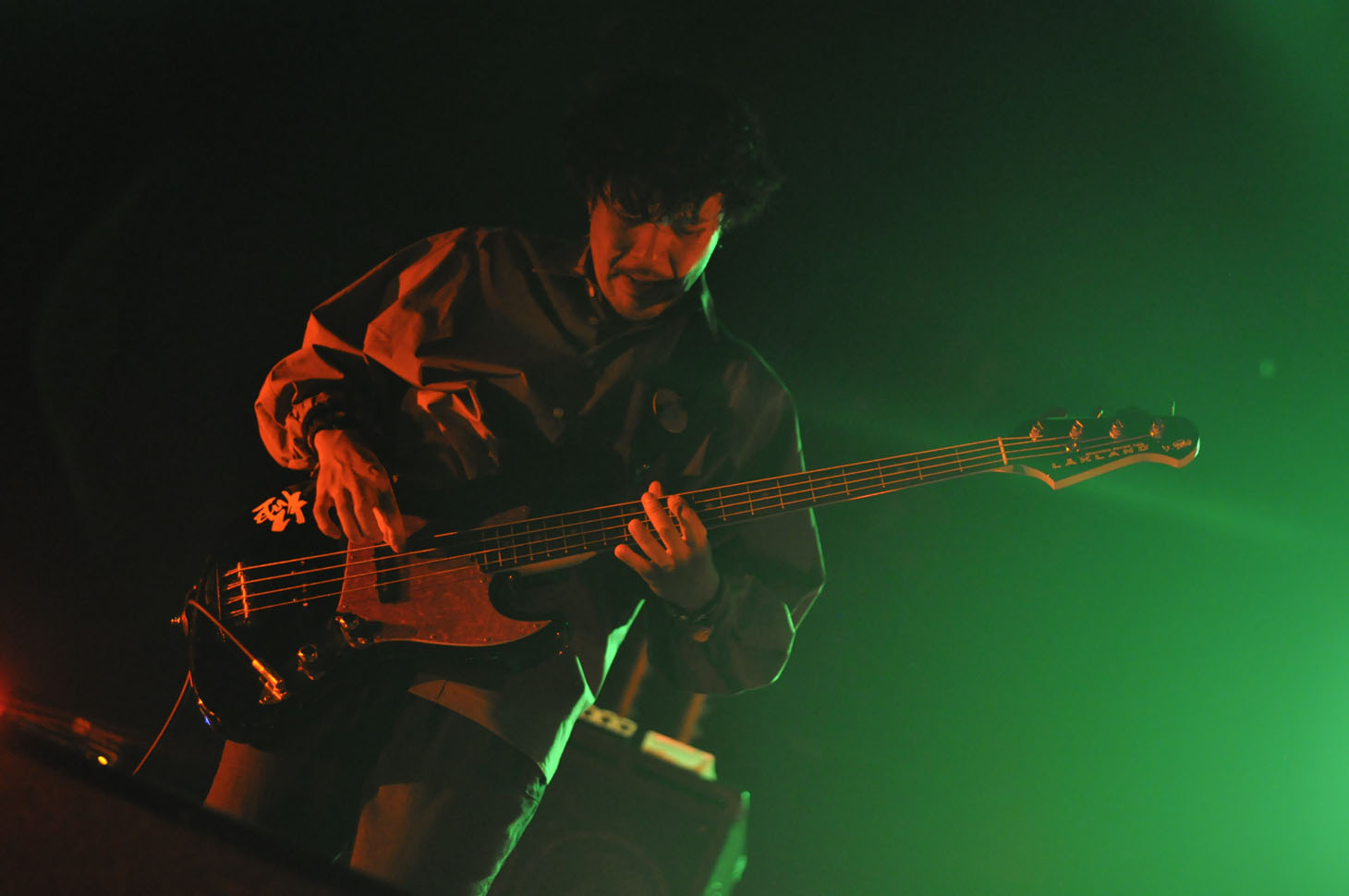 日向秀和（B / Nothing's Carved In Stone）（撮影：大久保史晃）