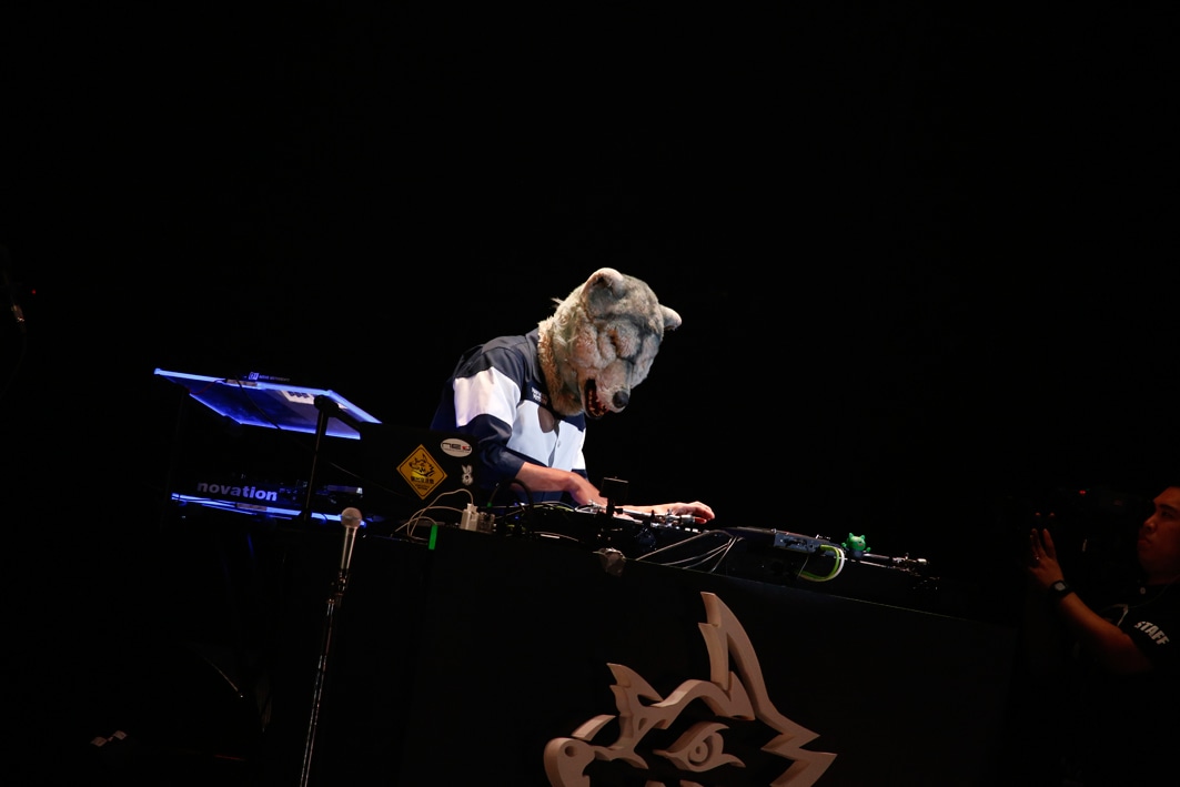 DJ Santa Monica（DJ / MAN WITH A MISSION）（撮影：山内洋枝）
