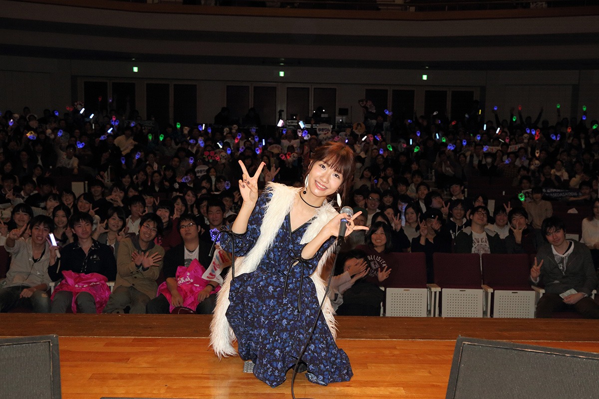 「第47回学習院大学 桜凛祭2016」に参加した柏木由紀。
