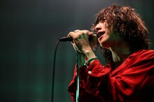 渋谷龍太（Vo）（Photo by Suzuki Kouhei）