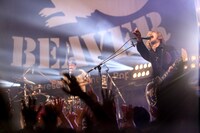 SUPER BEAVER「SUPER BEAVER『27』Release Tour 2016 ～27こぶ、ラクダ～」東京・Zepp DiverCity TOKYO公演の様子。（Photo by Suzuki Kouhei）