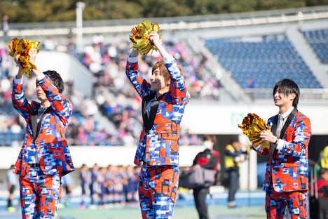 チアダンスを披露するCUBERS。(撮影:牛島康介)