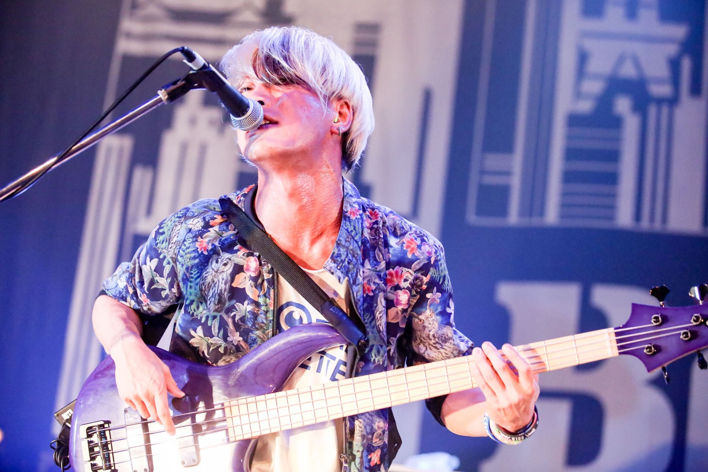 あきらかにあきら（B / THE ORAL CIGARETTES）（Photo by Viola Kam ［V'z Twinkle Photography］）