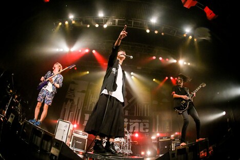 THE ORAL CIGARETTES（Photo by Viola Kam ［V'z Twinkle Photography］）