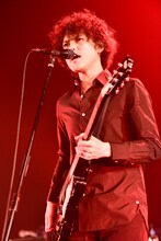 菅原卓郎（Vo, G）（撮影：橋本塁［SOUND SHOOTER］）