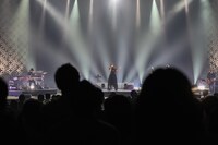 Aimer「Aimer Hall Tour 2016 ～like a daydream～」東京・東京国際フォーラム ホールA公演の様子。（Photo by Taku Fujii）