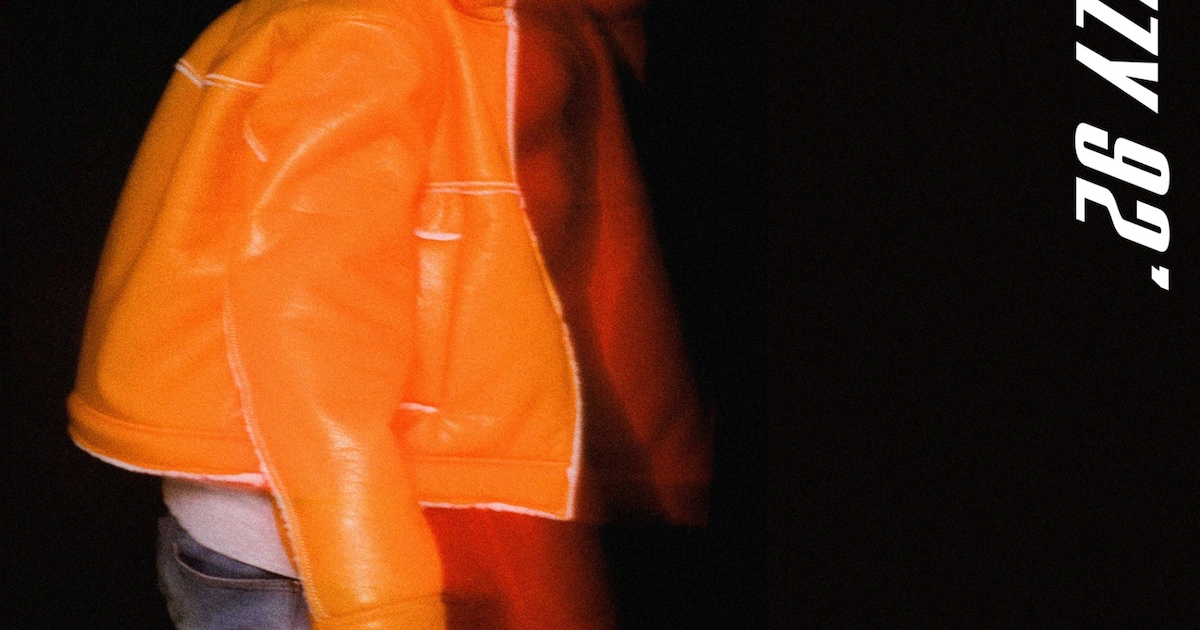 YOUNGJUJU_jkt201611.jpg? 