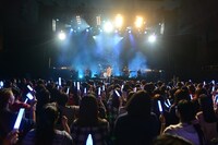 鈴村健一の香港公演の様子。（写真提供：ランティス）
