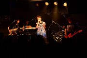 「リアルライブ・カプセル Vol.1」の様子。（撮影：達川範一）