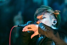 11月8日のCLUB CITTA'公演での京（Vo）。（撮影：尾形隆夫）