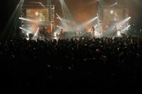 [nZk]004ライブ、Aimer登場時の様子。（写真提供：SME Records）