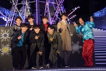 超特急と永野（右端）。