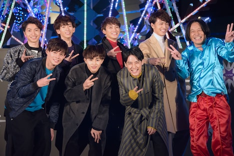 超特急と永野（右端）。