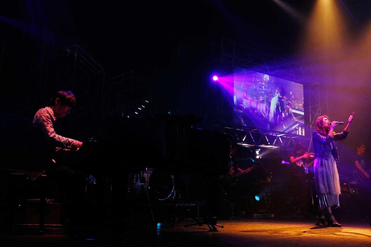 [nZk]004ライブ、Tielle登場時の様子。（写真提供：SME Records）