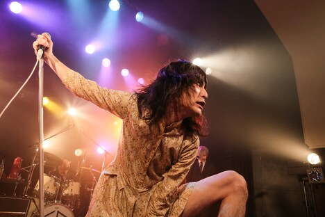 志磨遼平（Vo / ドレスコーズ）（撮影：森好弘）