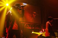 mpi＆小林未郁（写真提供：SME Records）