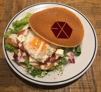EXO シーザーサラダパンケーキ（TOWER RECORDS CAFE 表参道店）