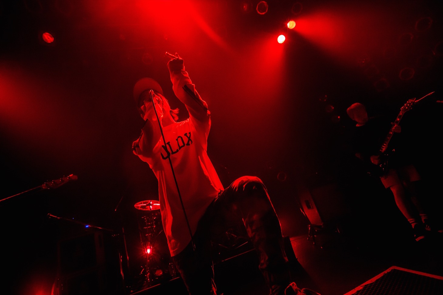 SHADOWS（Photo by Takashi "TAKA" Konuma）