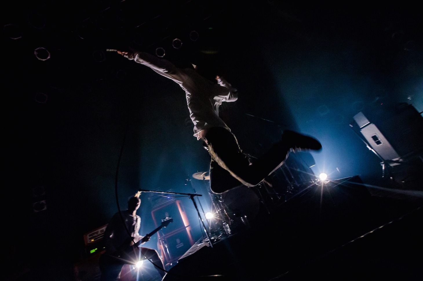 SHADOWS（Photo by Takashi "TAKA" Konuma）
