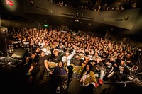 SHADOWS「SHADOWS JAPAN TOUR 2016 EXTRA SHOWCASE」の様子。（Photo by Takashi "TAKA" Konuma）